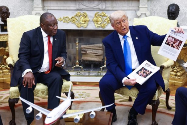 Trump l a umilit pe președintele Africii de Sud în Biroul Oval cu un clip video plin de fake news 682f53326072c.jpeg